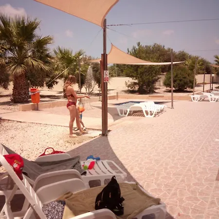 Nissi Area,ground Floor Flat, Free Internet Appartement *