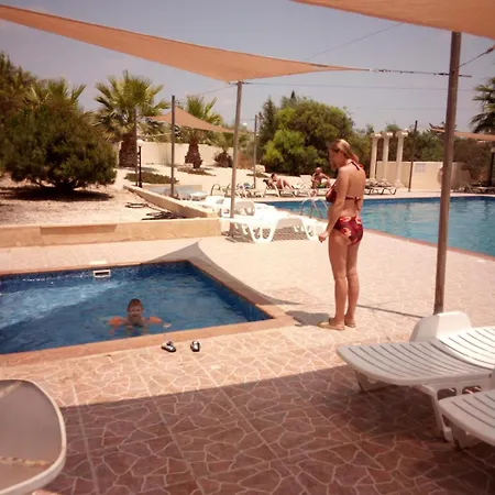 Nissi Area,ground Floor Flat, Free Internet Appartement